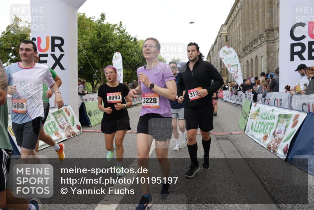 06.09.2026 - CURREX Alsterlauf Yannick Fuchs http://msf.ph/oto/10195197 06.09.2026 10:06:17 Ziel 2196, 2625, 2761, 2762, 2763, 2779, 3130, 3228, 3247, 3337, 3515, 3529, 3674, 3677, 3736, 3980, 4027, 4075, 4110, 4344, 4545, 4873, 5003, 5181, 5303, 5364, 5689, 6093, 6308, 6328, 6350, 6433 meine-sportfotos.de