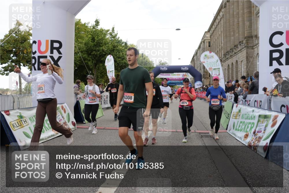06.09.2026 - CURREX Alsterlauf Yannick Fuchs http://msf.ph/oto/10195385 06.09.2026 10:06:20 Ziel 2625, 2761, 2762, 2763, 2779, 3130, 3228, 3247, 3337, 3515, 3674, 3677, 3736, 3980, 4027, 4075, 4344, 4650, 4873, 5003, 5181, 5364, 5600, 5689, 6093, 6308, 6328, 6350 meine-sportfotos.de