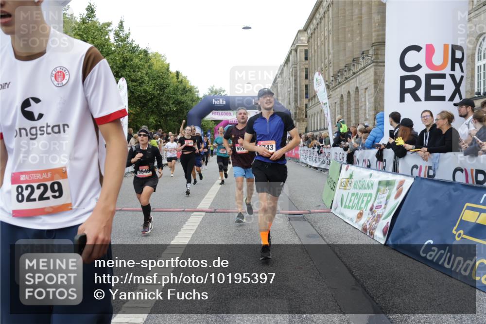 06.09.2026 - CURREX Alsterlauf Yannick Fuchs http://msf.ph/oto/10195397 06.09.2026 09:58:06 Ziel 2875, 2965, 3075, 3307, 3369, 3394, 3403, 3497, 3553, 3580, 3743, 3744, 3841, 3872, 3923, 4034, 4327, 4864, 5470, 5518, 5548, 5707, 6153, 6343, 8066, 8152, 8163, 8229, 8311 meine-sportfotos.de