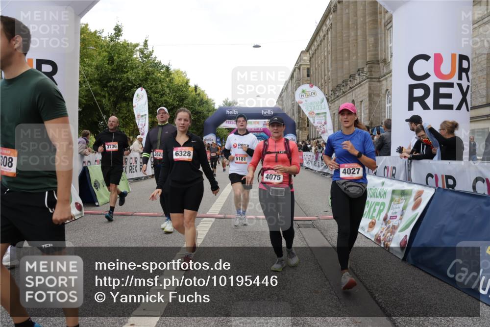 06.09.2026 - CURREX Alsterlauf Yannick Fuchs http://msf.ph/oto/10195446 06.09.2026 10:06:21 Ziel 2625, 2863, 3130, 3228, 3247, 3337, 3515, 3736, 3980, 4027, 4075, 4650, 4873, 5003, 5181, 5364, 5600, 5689, 6093, 6308, 6328, 6350, 8183 meine-sportfotos.de