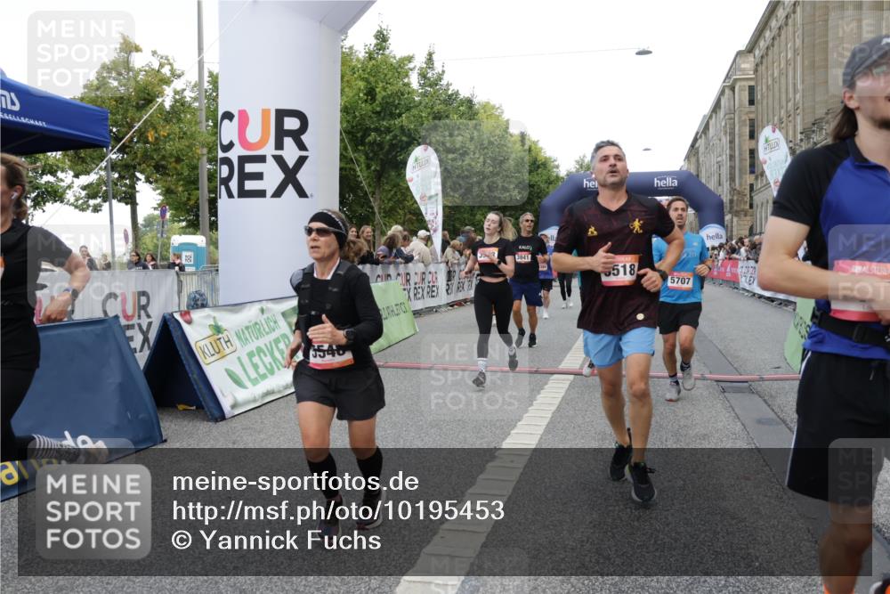 06.09.2026 - CURREX Alsterlauf Yannick Fuchs http://msf.ph/oto/10195453 06.09.2026 09:58:07 Ziel 2875, 3075, 3307, 3369, 3394, 3497, 3553, 3580, 3743, 3744, 3841, 3872, 3923, 4034, 4327, 4864, 5470, 5518, 5548, 5707, 6153, 6227, 6343, 8066, 8152, 8163, 8229, 8311 meine-sportfotos.de