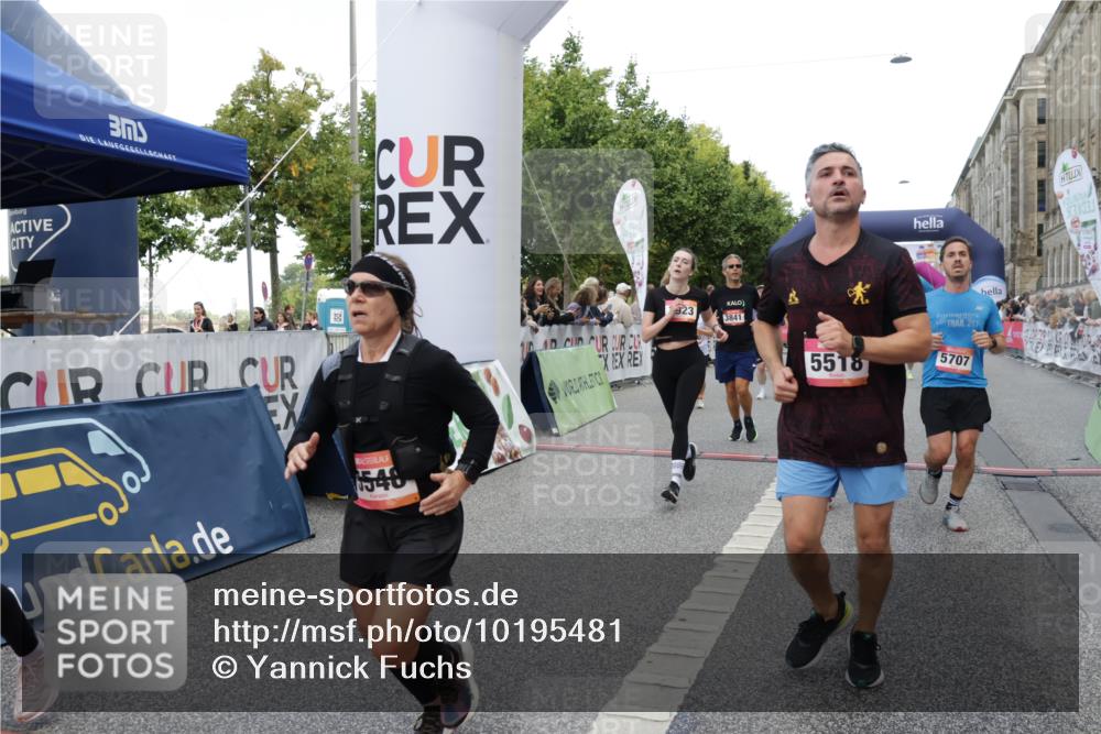 06.09.2026 - CURREX Alsterlauf Yannick Fuchs http://msf.ph/oto/10195481 06.09.2026 09:58:07 Ziel 2875, 3075, 3307, 3369, 3394, 3497, 3553, 3580, 3743, 3744, 3841, 3872, 3923, 4034, 4327, 4864, 5470, 5518, 5548, 5707, 6153, 6227, 6343, 8066, 8152, 8163, 8229, 8311 meine-sportfotos.de