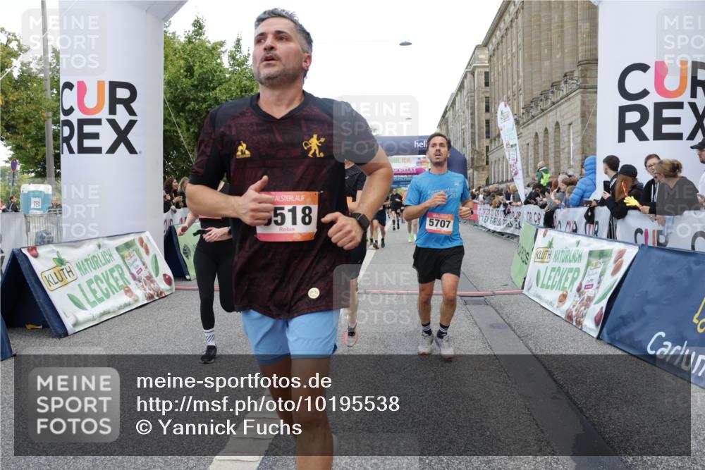 06.09.2026 - CURREX Alsterlauf Yannick Fuchs http://msf.ph/oto/10195538 06.09.2026 09:58:08 Ziel 2875, 3307, 3369, 3394, 3497, 3553, 3580, 3743, 3744, 3841, 3872, 3923, 4034, 4327, 4864, 5470, 5518, 5548, 5707, 6153, 6227, 6343, 8066, 8152, 8163, 8229, 8311 meine-sportfotos.de