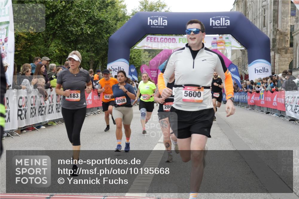 06.09.2026 - CURREX Alsterlauf Yannick Fuchs http://msf.ph/oto/10195668 06.09.2026 10:06:24 Ziel 2266, 2625, 2863, 3130, 3247, 3736, 3772, 3942, 3947, 4027, 4075, 4508, 4650, 4873, 5003, 5181, 5364, 5600, 6093, 6308, 6328, 6350, 8183 meine-sportfotos.de