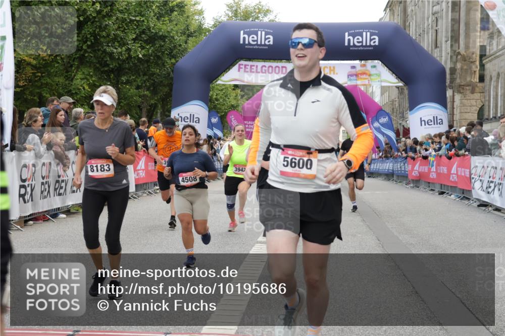 06.09.2026 - CURREX Alsterlauf Yannick Fuchs http://msf.ph/oto/10195686 06.09.2026 10:06:25 Ziel 2266, 2625, 2863, 3736, 3772, 3942, 3947, 4027, 4075, 4508, 4650, 4819, 5003, 5181, 5364, 5600, 6308, 6328, 6350, 8183 meine-sportfotos.de