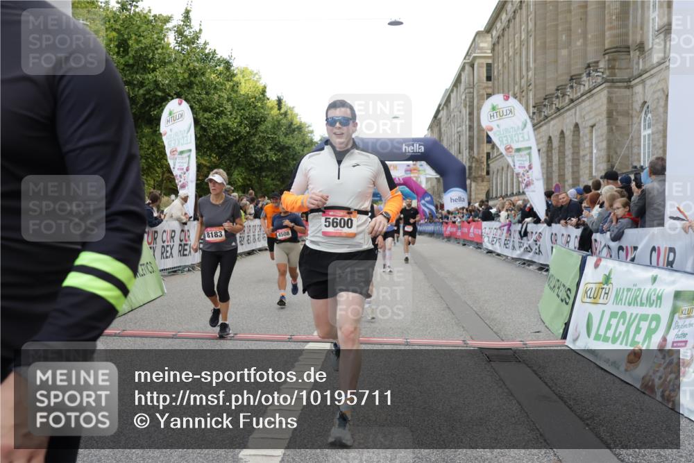 06.09.2026 - CURREX Alsterlauf Yannick Fuchs http://msf.ph/oto/10195711 06.09.2026 10:06:25 Ziel 2266, 2625, 2863, 3736, 3772, 3942, 3947, 4027, 4075, 4508, 4650, 4819, 5003, 5181, 5364, 5600, 6308, 6328, 6350, 8183 meine-sportfotos.de