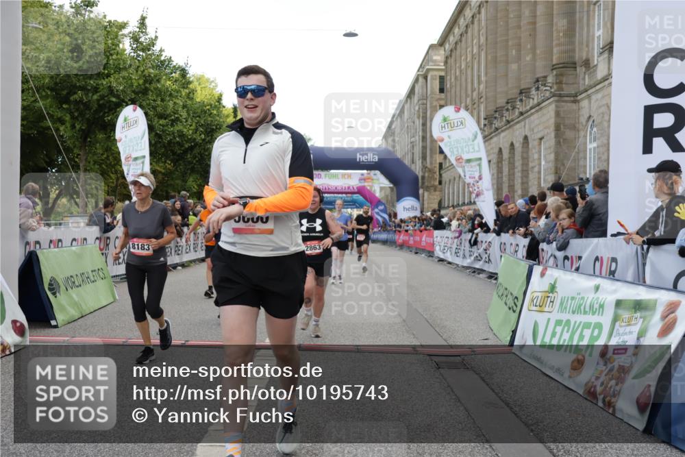 06.09.2026 - CURREX Alsterlauf Yannick Fuchs http://msf.ph/oto/10195743 06.09.2026 10:06:26 Ziel 2266, 2541, 2625, 2863, 3736, 3772, 3942, 3947, 4027, 4075, 4508, 4650, 4819, 5003, 5181, 5364, 5600, 6308, 6328, 6350, 8183 meine-sportfotos.de