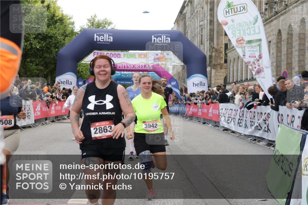 06.09.2026 - CURREX Alsterlauf Yannick Fuchs http://msf.ph/oto/10195757 06.09.2026 10:06:26 Ziel 2266, 2541, 2625, 2863, 3736, 3772, 3942, 3947, 4027, 4075, 4508, 4650, 4819, 5003, 5181, 5364, 5600, 6308, 6328, 6350, 8183 meine-sportfotos.de