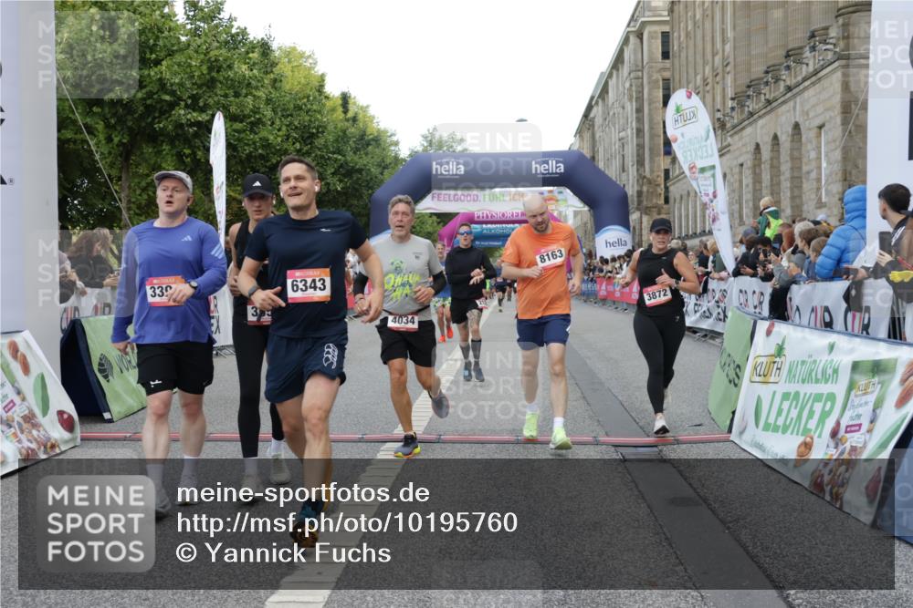 06.09.2026 - CURREX Alsterlauf Yannick Fuchs http://msf.ph/oto/10195760 06.09.2026 09:58:11 Ziel 3394, 3497, 3553, 3580, 3743, 3841, 3872, 3923, 4034, 4327, 4864, 5518, 5548, 5707, 5986, 6227, 6343, 6409, 8066, 8163 meine-sportfotos.de