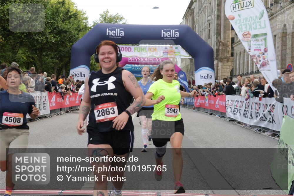 06.09.2026 - CURREX Alsterlauf Yannick Fuchs http://msf.ph/oto/10195765 06.09.2026 10:06:26 Ziel 2266, 2541, 2625, 2863, 3736, 3772, 3942, 3947, 4027, 4075, 4508, 4650, 4819, 5003, 5181, 5364, 5600, 6308, 6328, 6350, 8183 meine-sportfotos.de