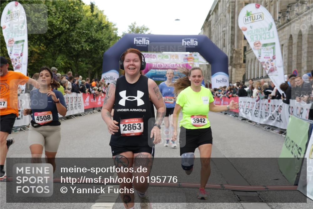 06.09.2026 - CURREX Alsterlauf Yannick Fuchs http://msf.ph/oto/10195776 06.09.2026 10:06:27 Ziel 2266, 2541, 2625, 2863, 3736, 3772, 3942, 3947, 4027, 4075, 4508, 4650, 4819, 5003, 5181, 5364, 5600, 6308, 8183 meine-sportfotos.de