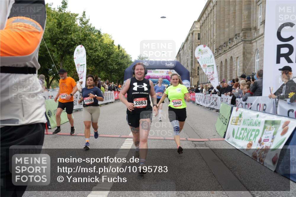 06.09.2026 - CURREX Alsterlauf Yannick Fuchs http://msf.ph/oto/10195783 06.09.2026 10:06:27 Ziel 2266, 2541, 2625, 2863, 3736, 3772, 3942, 3947, 4027, 4075, 4508, 4650, 4819, 5003, 5181, 5364, 5600, 6308, 8183 meine-sportfotos.de
