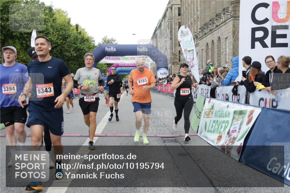 06.09.2026 - CURREX Alsterlauf Yannick Fuchs http://msf.ph/oto/10195794 06.09.2026 09:58:11 Ziel 3394, 3497, 3553, 3580, 3743, 3841, 3872, 3923, 4034, 4327, 4864, 5518, 5548, 5707, 5986, 6227, 6343, 6409, 8066, 8163 meine-sportfotos.de