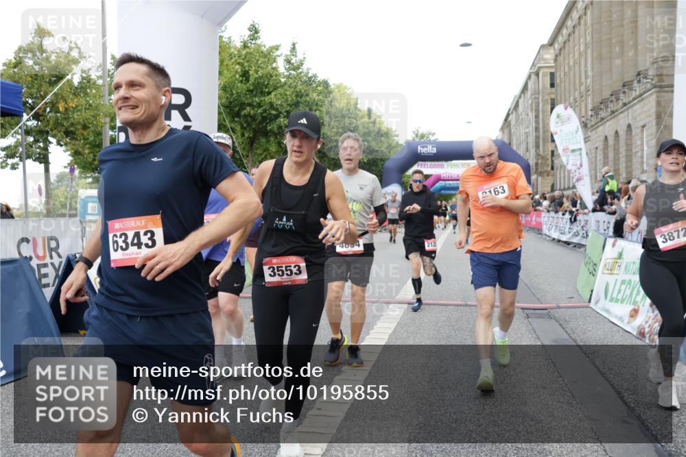 06.09.2026 - CURREX Alsterlauf Yannick Fuchs http://msf.ph/oto/10195855 06.09.2026 09:58:12 Ziel 2864, 3394, 3497, 3553, 3580, 3743, 3841, 3872, 3923, 4034, 4327, 4864, 5518, 5548, 5707, 5986, 6227, 6343, 6409, 8066, 8163 meine-sportfotos.de