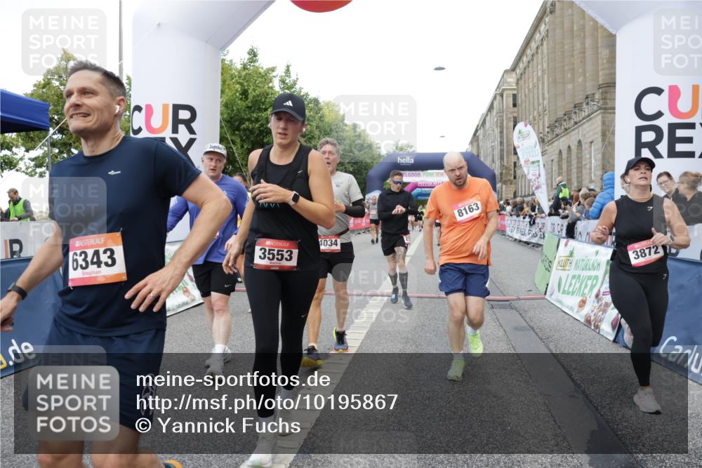 06.09.2026 - CURREX Alsterlauf Yannick Fuchs http://msf.ph/oto/10195867 06.09.2026 09:58:12 Ziel 2864, 3394, 3497, 3553, 3580, 3743, 3841, 3872, 3923, 4034, 4327, 4864, 5518, 5548, 5707, 5986, 6227, 6343, 6409, 8066, 8163 meine-sportfotos.de