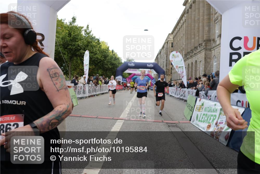 06.09.2026 - CURREX Alsterlauf Yannick Fuchs http://msf.ph/oto/10195884 06.09.2026 10:06:28 Ziel 2266, 2541, 2625, 2863, 3736, 3772, 3942, 3947, 4508, 4650, 4819, 5181, 5600, 8183 meine-sportfotos.de