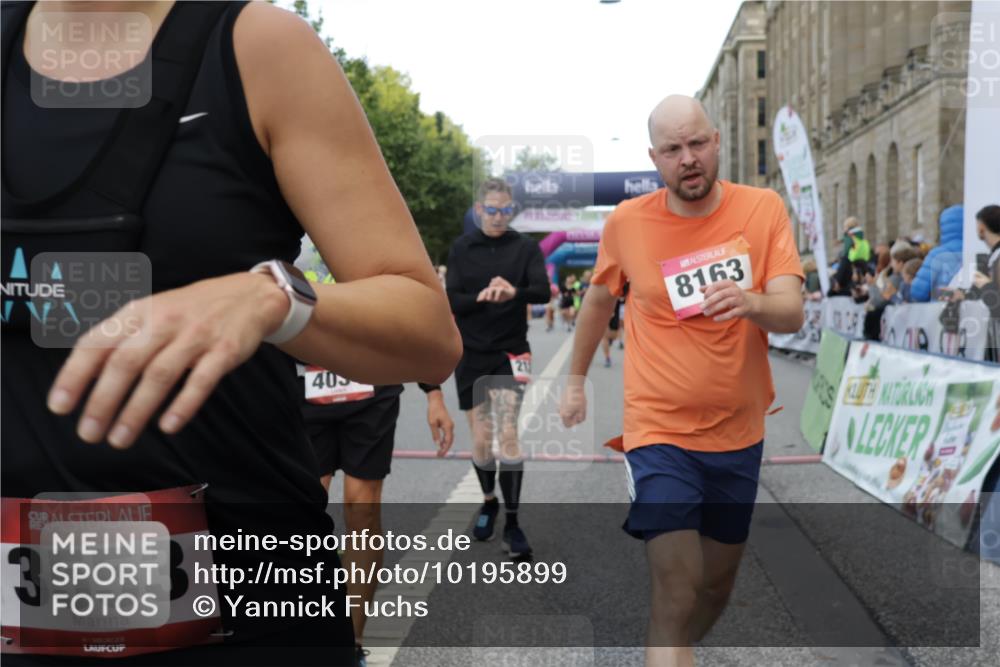 06.09.2026 - CURREX Alsterlauf Yannick Fuchs http://msf.ph/oto/10195899 06.09.2026 09:58:13 Ziel 2864, 3394, 3497, 3553, 3580, 3841, 3872, 3923, 4034, 4327, 5518, 5548, 5707, 5986, 6227, 6343, 6409, 8003, 8163 meine-sportfotos.de
