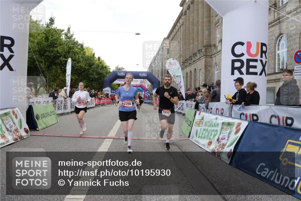 06.09.2026 - CURREX Alsterlauf Yannick Fuchs http://msf.ph/oto/10195930 06.09.2026 10:06:29 Ziel 2266, 2541, 2863, 3736, 3772, 3942, 3947, 4508, 4650, 4819, 5600, 6464, 8183 meine-sportfotos.de