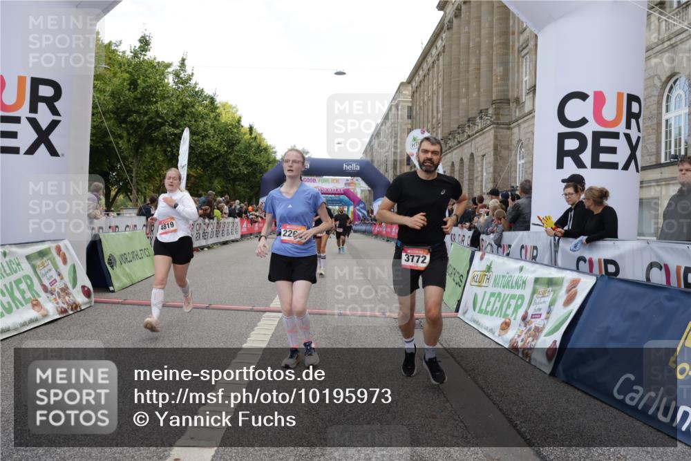 06.09.2026 - CURREX Alsterlauf Yannick Fuchs http://msf.ph/oto/10195973 06.09.2026 10:06:29 Ziel 2266, 2541, 2863, 3736, 3772, 3942, 3947, 4508, 4650, 4819, 5600, 6464, 8183 meine-sportfotos.de