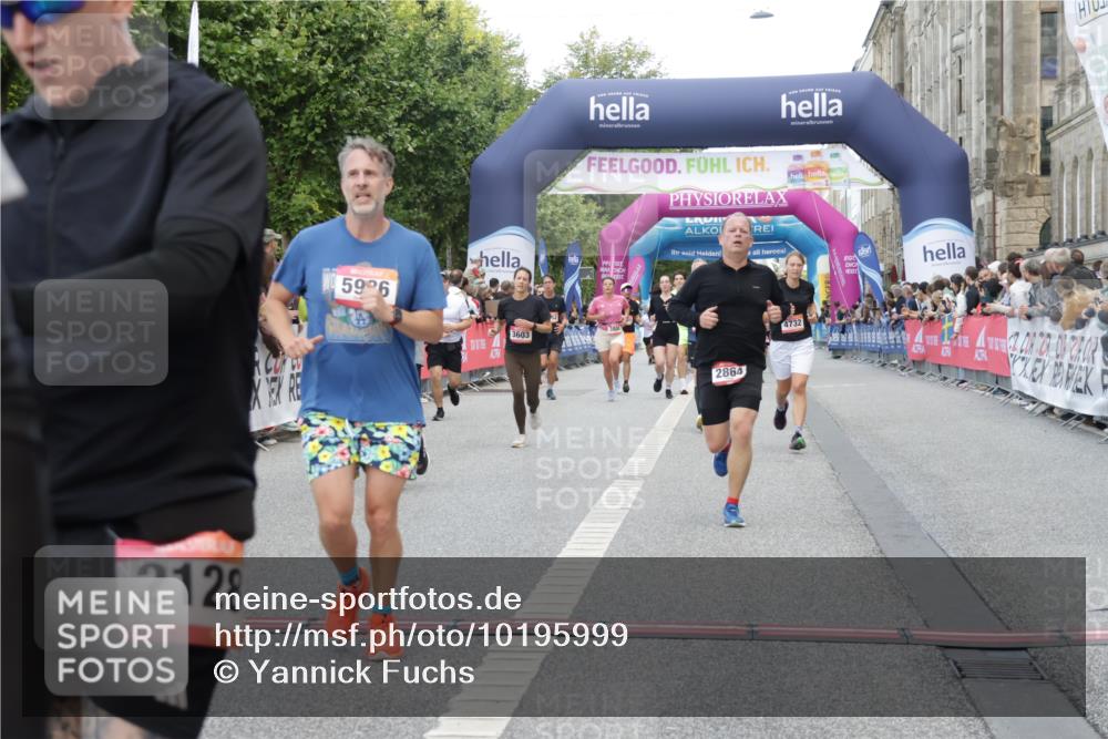 06.09.2026 - CURREX Alsterlauf Yannick Fuchs http://msf.ph/oto/10195999 06.09.2026 09:58:15 Ziel 2706, 2864, 3394, 3553, 3580, 3603, 3841, 3872, 4034, 4327, 4732, 5986, 6227, 6343, 6409, 8003, 8163 meine-sportfotos.de