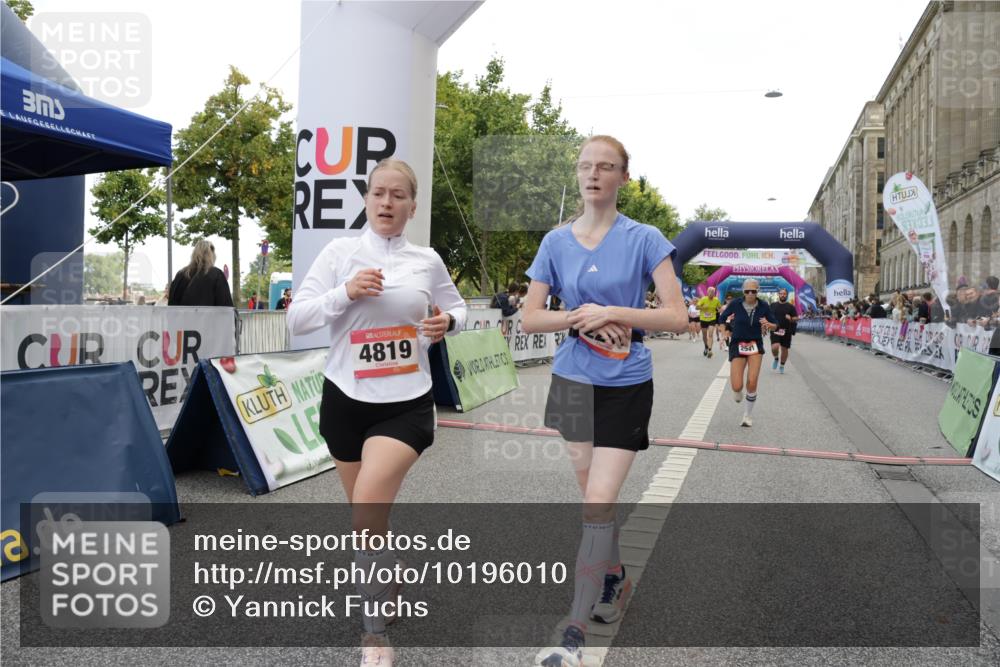 06.09.2026 - CURREX Alsterlauf Yannick Fuchs http://msf.ph/oto/10196010 06.09.2026 10:06:30 Ziel 2266, 2541, 2863, 3772, 3942, 3947, 4508, 4650, 4819, 5600, 6085, 6464, 8183 meine-sportfotos.de