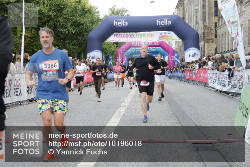 06.09.2026 - CURREX Alsterlauf Yannick Fuchs http://msf.ph/oto/10196018 06.09.2026 09:58:15 Ziel 2706, 2864, 3394, 3553, 3580, 3603, 3841, 3872, 4034, 4327, 4732, 5986, 6227, 6343, 6409, 8003, 8163 meine-sportfotos.de