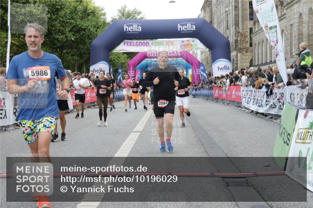 06.09.2026 - CURREX Alsterlauf Yannick Fuchs http://msf.ph/oto/10196029 06.09.2026 09:58:15 Ziel 2706, 2864, 3394, 3553, 3580, 3603, 3841, 3872, 4034, 4327, 4732, 5986, 6227, 6343, 6409, 8003, 8163 meine-sportfotos.de