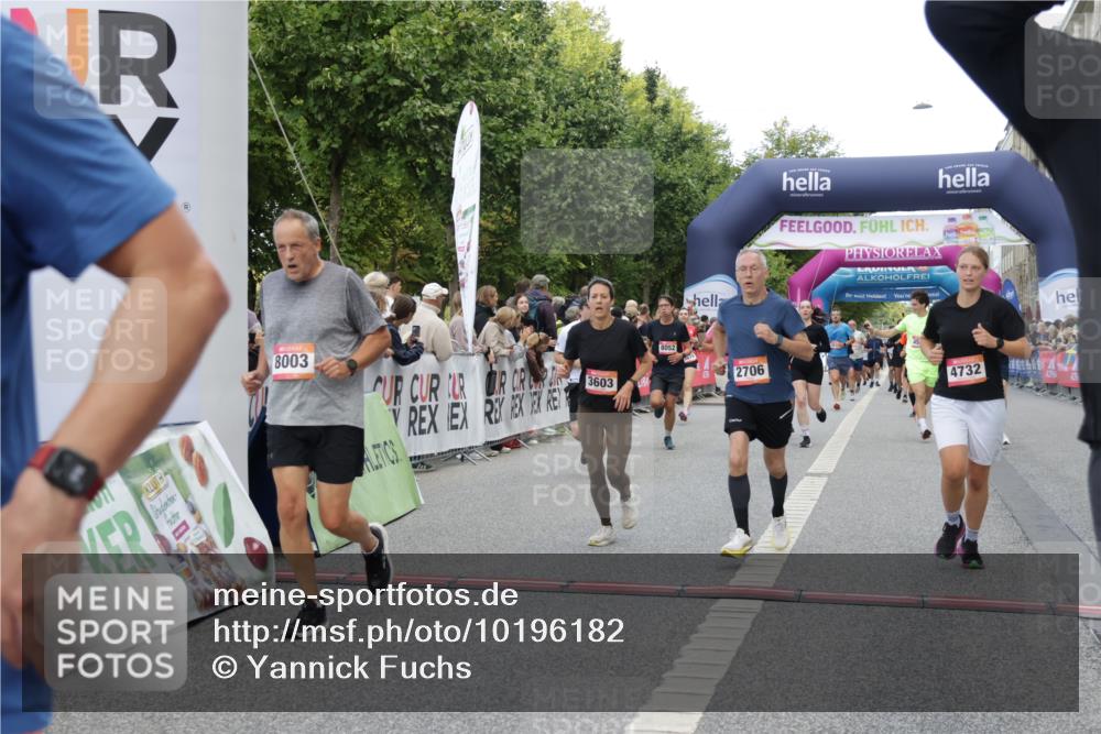 06.09.2026 - CURREX Alsterlauf Yannick Fuchs http://msf.ph/oto/10196182 06.09.2026 09:58:18 Ziel 2706, 2864, 3553, 3603, 3679, 3804, 3872, 4034, 4106, 4501, 4525, 4732, 4800, 5257, 5986, 6227, 6409, 8003, 8052, 8163 meine-sportfotos.de