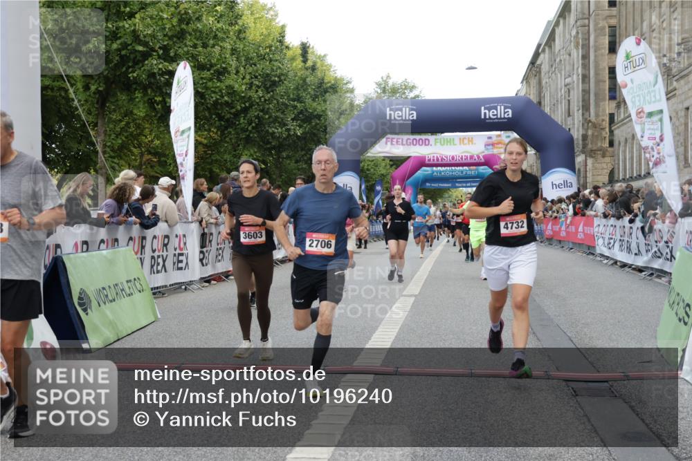 06.09.2026 - CURREX Alsterlauf Yannick Fuchs http://msf.ph/oto/10196240 06.09.2026 09:58:18 Ziel 2706, 2864, 3553, 3603, 3679, 3804, 3872, 4034, 4106, 4501, 4525, 4732, 4800, 5257, 5986, 6227, 6409, 8003, 8052, 8163 meine-sportfotos.de