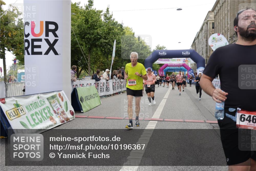 06.09.2026 - CURREX Alsterlauf Yannick Fuchs http://msf.ph/oto/10196367 06.09.2026 10:06:35 Ziel 2266, 2532, 2541, 3266, 3267, 3491, 3772, 4337, 4725, 4819, 5001, 6085, 6464 meine-sportfotos.de