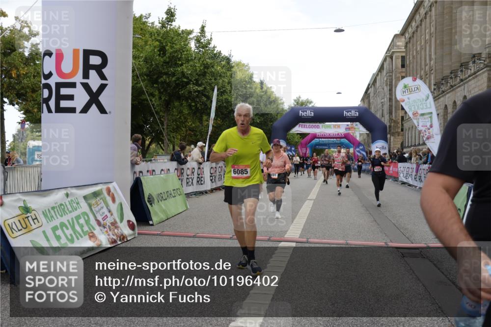 06.09.2026 - CURREX Alsterlauf Yannick Fuchs http://msf.ph/oto/10196402 06.09.2026 10:06:36 Ziel 2266, 2532, 2533, 2541, 3266, 3267, 3491, 3772, 4337, 4725, 4819, 5001, 6085, 6464 meine-sportfotos.de