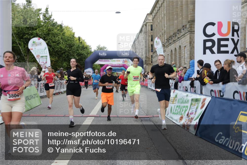 06.09.2026 - CURREX Alsterlauf Yannick Fuchs http://msf.ph/oto/10196471 06.09.2026 09:58:22 Ziel 2706, 2864, 3055, 3603, 3679, 3804, 4106, 4501, 4525, 4732, 4800, 4806, 5018, 5257, 5858, 5986, 8003, 8052, 8296 meine-sportfotos.de