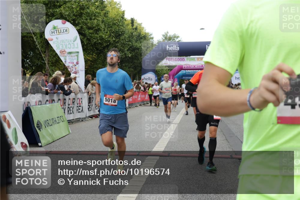 06.09.2026 - CURREX Alsterlauf Yannick Fuchs http://msf.ph/oto/10196574 06.09.2026 09:58:24 Ziel 2013, 2706, 2864, 3055, 3560, 3603, 3679, 3804, 4106, 4501, 4525, 4732, 4800, 4806, 5018, 5257, 5840, 5858, 8003, 8052, 8296 meine-sportfotos.de