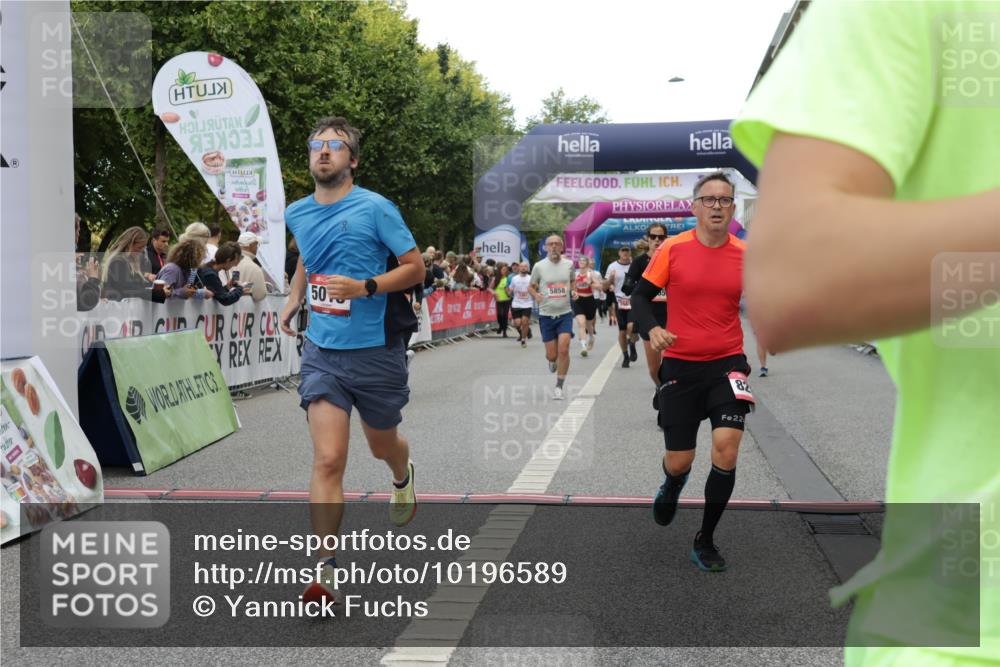 06.09.2026 - CURREX Alsterlauf Yannick Fuchs http://msf.ph/oto/10196589 06.09.2026 09:58:24 Ziel 2013, 2706, 2864, 3055, 3560, 3603, 3679, 3804, 4106, 4501, 4525, 4732, 4800, 4806, 5018, 5257, 5840, 5858, 8003, 8052, 8296 meine-sportfotos.de