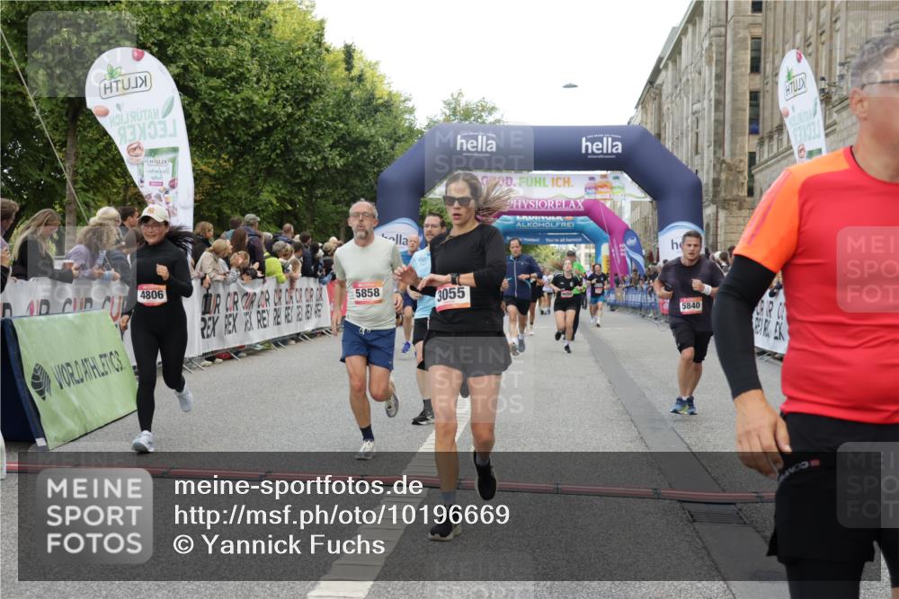 06.09.2026 - CURREX Alsterlauf Yannick Fuchs http://msf.ph/oto/10196669 06.09.2026 09:58:26 Ziel 2013, 2173, 2706, 3055, 3261, 3560, 3603, 3679, 3693, 3804, 4050, 4106, 4501, 4525, 4732, 4800, 4806, 5018, 5257, 5640, 5840, 5858, 8052, 8296, 8319 meine-sportfotos.de