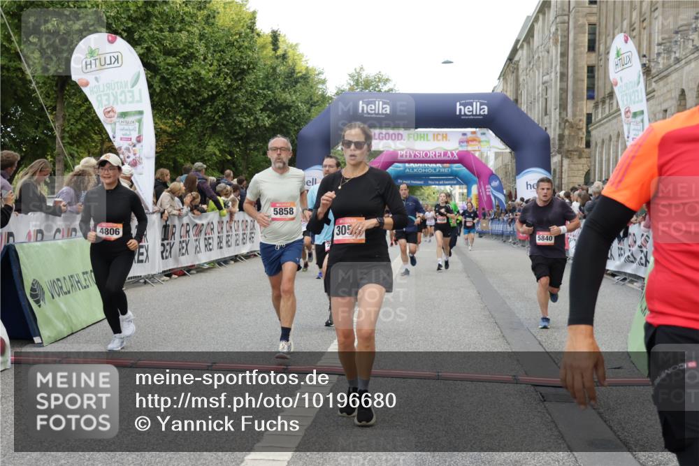 06.09.2026 - CURREX Alsterlauf Yannick Fuchs http://msf.ph/oto/10196680 06.09.2026 09:58:26 Ziel 2013, 2173, 2706, 3055, 3261, 3560, 3603, 3679, 3693, 3804, 4050, 4106, 4501, 4525, 4732, 4800, 4806, 5018, 5257, 5640, 5840, 5858, 8052, 8296, 8319 meine-sportfotos.de