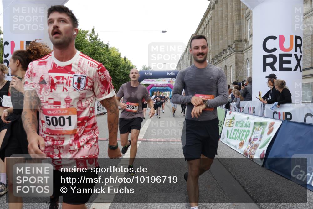 06.09.2026 - CURREX Alsterlauf Yannick Fuchs http://msf.ph/oto/10196719 06.09.2026 10:06:41 Ziel 2270, 2532, 2533, 3142, 3143, 3266, 3267, 3491, 3537, 3855, 4337, 4347, 4725, 5001, 5167, 6085, 6275, 6464 meine-sportfotos.de