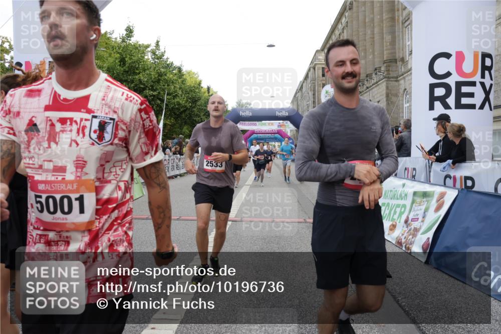 06.09.2026 - CURREX Alsterlauf Yannick Fuchs http://msf.ph/oto/10196736 06.09.2026 10:06:41 Ziel 2270, 2532, 2533, 3142, 3143, 3266, 3267, 3491, 3537, 3855, 4337, 4347, 4725, 5001, 5167, 6085, 6275, 6464 meine-sportfotos.de