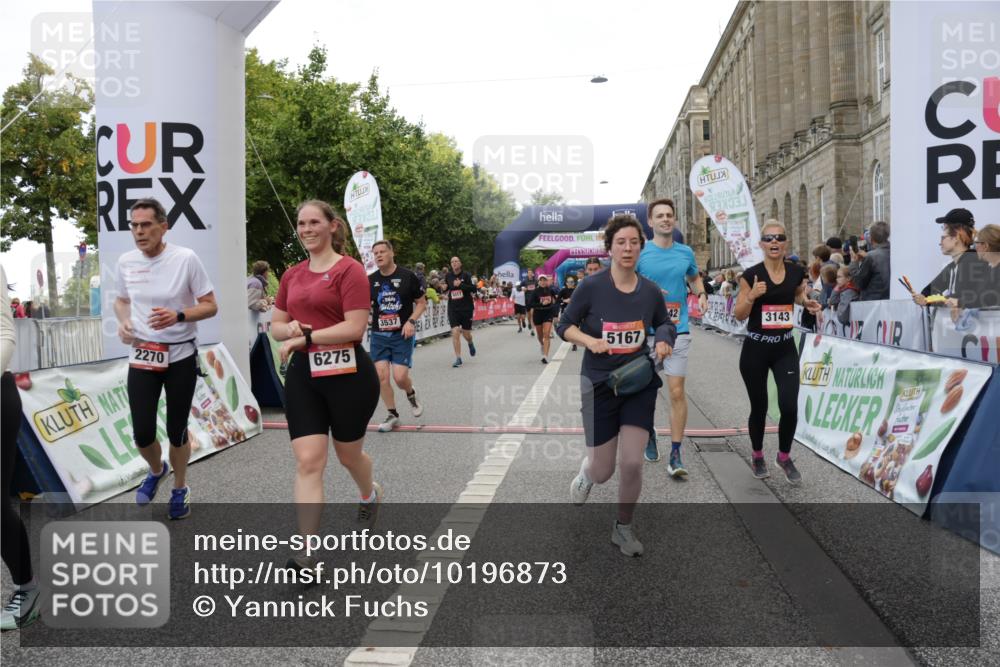 06.09.2026 - CURREX Alsterlauf Yannick Fuchs http://msf.ph/oto/10196873 06.09.2026 10:06:45 Ziel 2270, 2428, 2532, 2533, 2745, 3142, 3143, 3266, 3267, 3500, 3501, 3502, 3537, 3675, 3855, 4337, 4347, 4725, 5001, 5143, 5167, 6275, 8017 meine-sportfotos.de