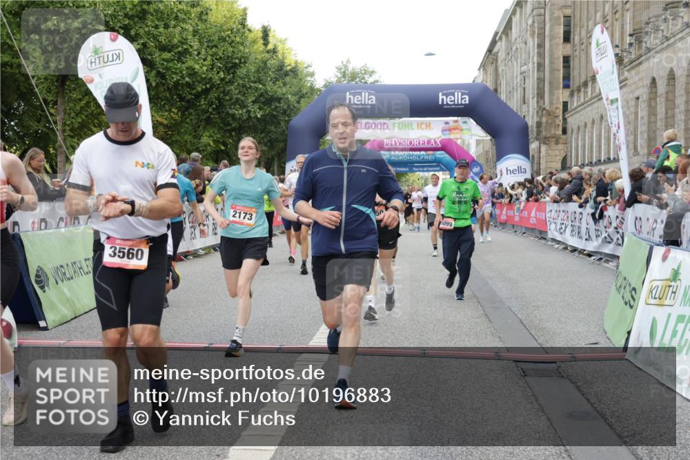 06.09.2026 - CURREX Alsterlauf Yannick Fuchs http://msf.ph/oto/10196883 06.09.2026 09:58:30 Ziel 2013, 2173, 3031, 3055, 3261, 3560, 3679, 3693, 4050, 4352, 4423, 4806, 5018, 5640, 5725, 5840, 5858, 6099, 6118, 6470, 8077, 8296, 8319 meine-sportfotos.de