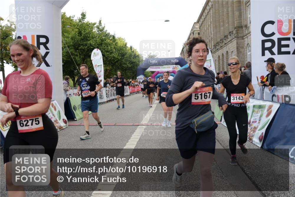 06.09.2026 - CURREX Alsterlauf Yannick Fuchs http://msf.ph/oto/10196918 06.09.2026 10:06:46 Ziel 2270, 2428, 2532, 2533, 2745, 3142, 3143, 3266, 3267, 3500, 3501, 3502, 3537, 3675, 3855, 4347, 5001, 5143, 5167, 5471, 6275, 8017 meine-sportfotos.de