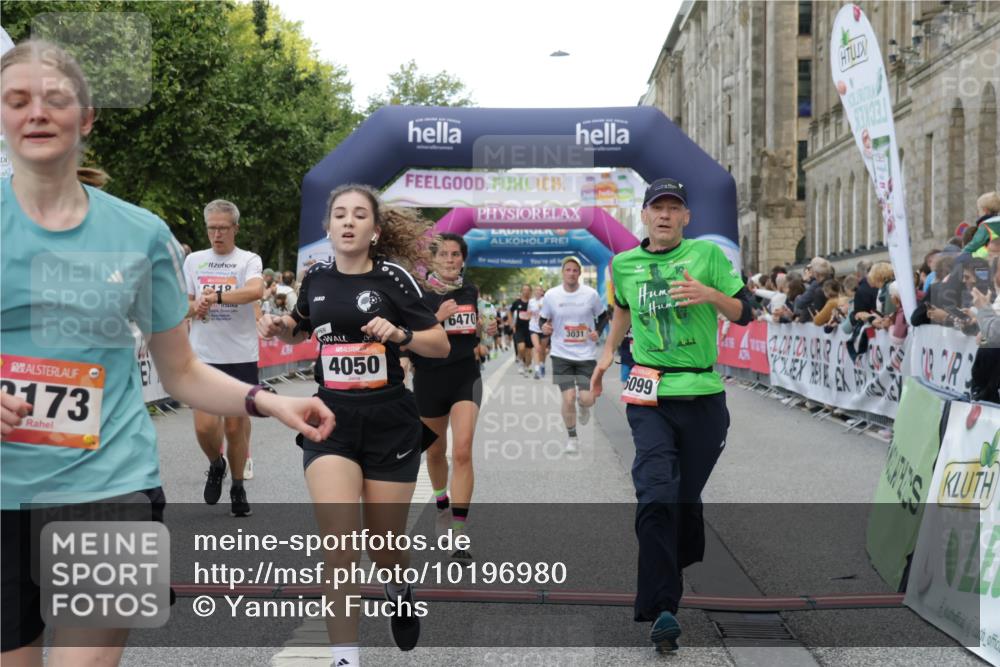 06.09.2026 - CURREX Alsterlauf Yannick Fuchs http://msf.ph/oto/10196980 06.09.2026 09:58:32 Ziel 2013, 2173, 3031, 3055, 3261, 3560, 3693, 4050, 4352, 4423, 4652, 4806, 5521, 5640, 5725, 5840, 5858, 6099, 6118, 6470, 8077, 8296, 8319 meine-sportfotos.de