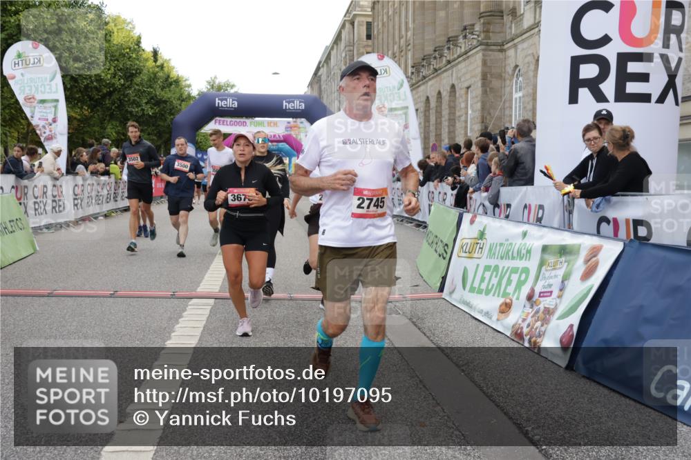 06.09.2026 - CURREX Alsterlauf Yannick Fuchs http://msf.ph/oto/10197095 06.09.2026 10:06:48 Ziel 2270, 2428, 2533, 2745, 3142, 3143, 3500, 3501, 3502, 3537, 3675, 3855, 4347, 5143, 5167, 5471, 6275, 6285, 8017 meine-sportfotos.de