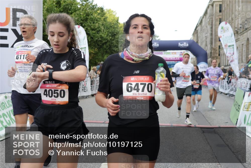 06.09.2026 - CURREX Alsterlauf Yannick Fuchs http://msf.ph/oto/10197125 06.09.2026 09:58:34 Ziel 2013, 2173, 3031, 3261, 3560, 3693, 4050, 4352, 4423, 4652, 4806, 5521, 5640, 5725, 5840, 5858, 6099, 6118, 6470, 8077, 8319 meine-sportfotos.de