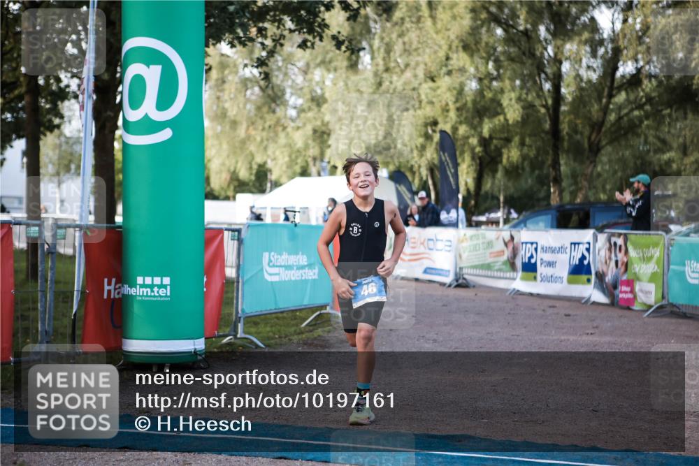 06.09.2026 - 20. Norderstedt Triathlon H.Heesch http://msf.ph/oto/10197161 06.09.2026 09:09:56 Ziel 46 meine-sportfotos.de