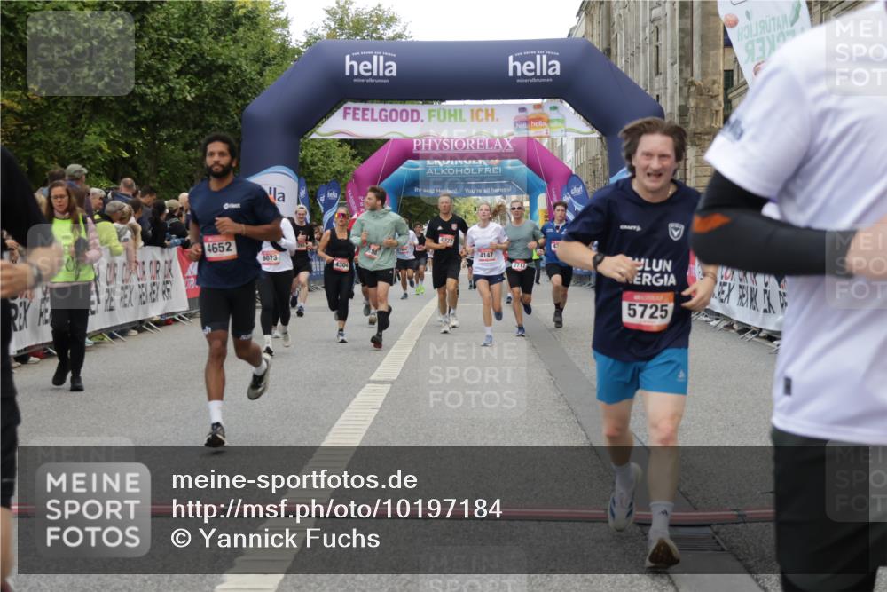 06.09.2026 - CURREX Alsterlauf Yannick Fuchs http://msf.ph/oto/10197184 06.09.2026 09:58:35 Ziel 2013, 2173, 2717, 3031, 3261, 3560, 3693, 4050, 4147, 4227, 4256, 4304, 4352, 4356, 4423, 4652, 5521, 5640, 5725, 5840, 6073, 6099, 6118, 6470, 8077, 8319 meine-sportfotos.de