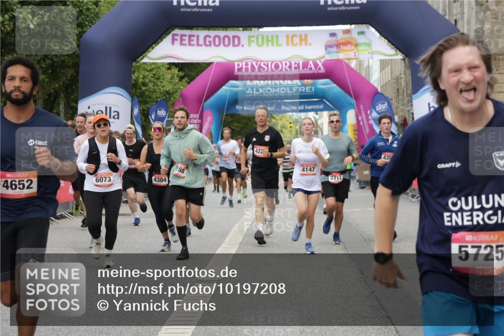 06.09.2026 - CURREX Alsterlauf Yannick Fuchs http://msf.ph/oto/10197208 06.09.2026 09:58:36 Ziel 2120, 2173, 2717, 3031, 3261, 3560, 3693, 4050, 4147, 4227, 4256, 4304, 4352, 4356, 4423, 4652, 5205, 5207, 5521, 5640, 5725, 6073, 6099, 6118, 6470, 8077, 8319 meine-sportfotos.de