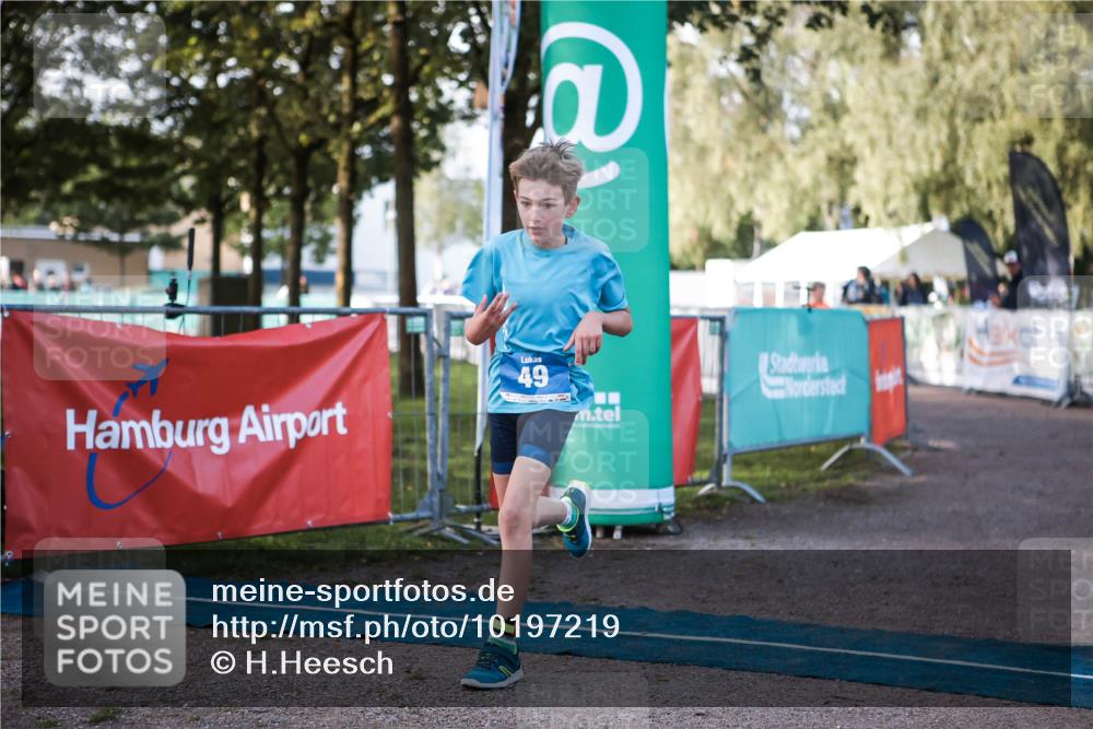 06.09.2026 - 20. Norderstedt Triathlon H.Heesch http://msf.ph/oto/10197219 06.09.2026 09:10:13 Ziel 36, 49 meine-sportfotos.de