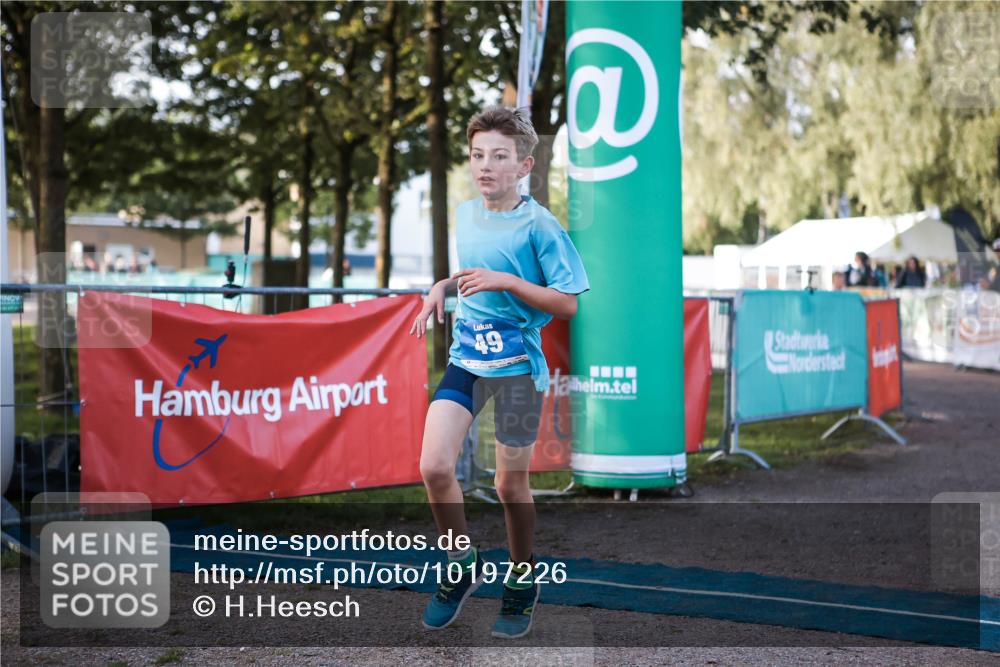 06.09.2026 - 20. Norderstedt Triathlon H.Heesch http://msf.ph/oto/10197226 06.09.2026 09:10:13 Ziel 36, 49 meine-sportfotos.de