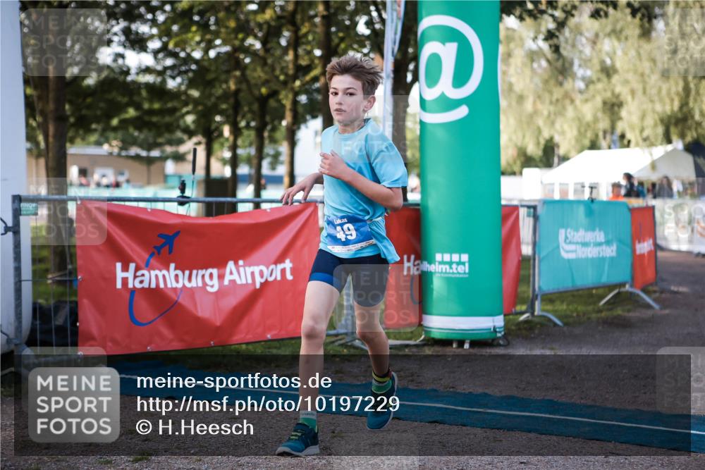 06.09.2026 - 20. Norderstedt Triathlon H.Heesch http://msf.ph/oto/10197229 06.09.2026 09:10:13 Ziel 36, 49 meine-sportfotos.de